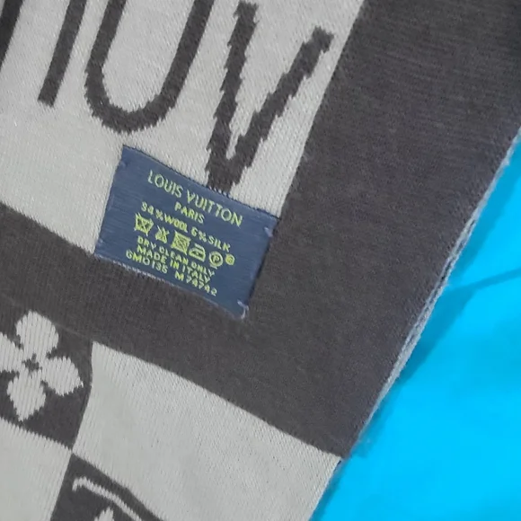 🏅Luxurious LOUIS VUITTON WOOL & SILK SCARF - Picture 2 of 10